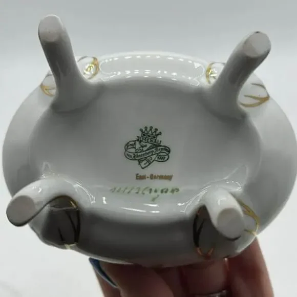 Trinket Jewelry Box Vintage Footed Floral Flowers East Germany - Picture 7 of 8